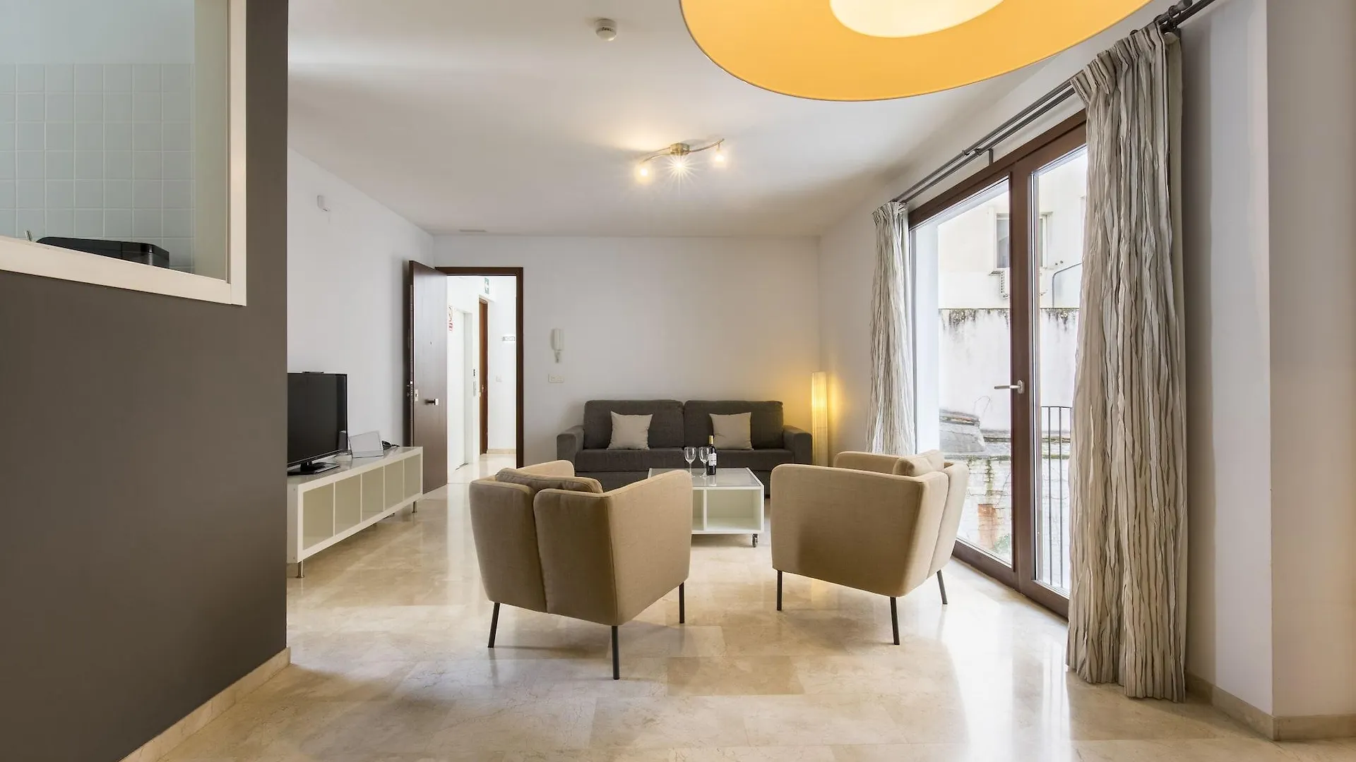 Tuguest Elvira Suites Granada Aparthotel